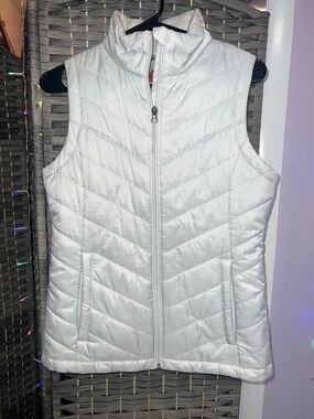 Columbia White Women's Quilted Puffer Vest. Light Stain on Right Shoulder.